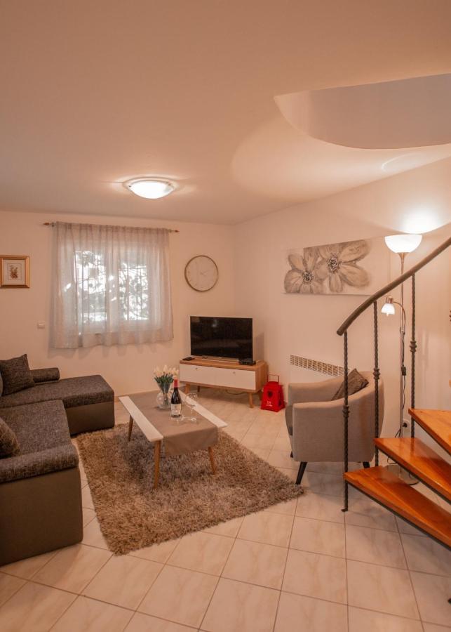 Apartments Lea โปเรช ภายนอก รูปภาพ